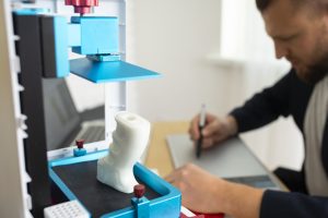 Come scegliere i materiali adeguati per gli stampi di plastica
